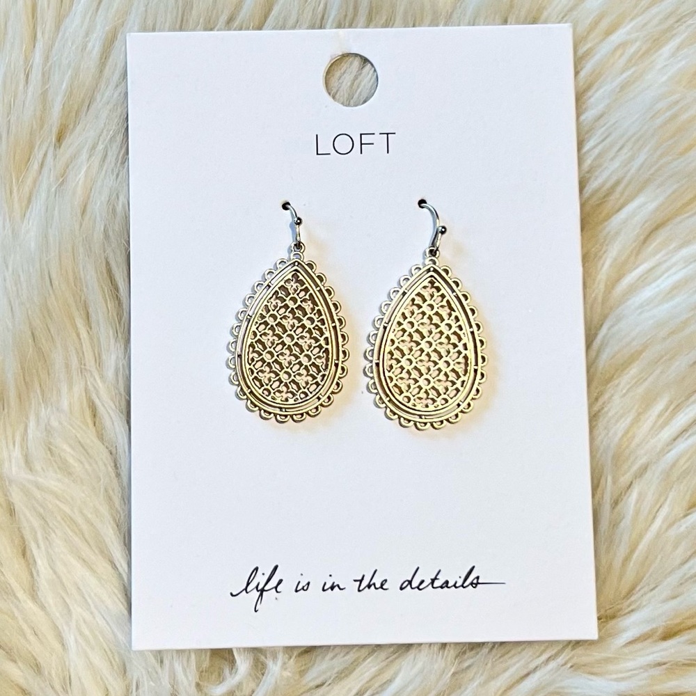 LOFT NWT Filigree drop earrings